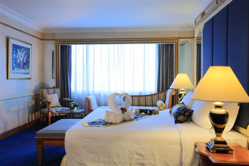 Golden Tulip Sovereign Hotel Bangkok Room photo